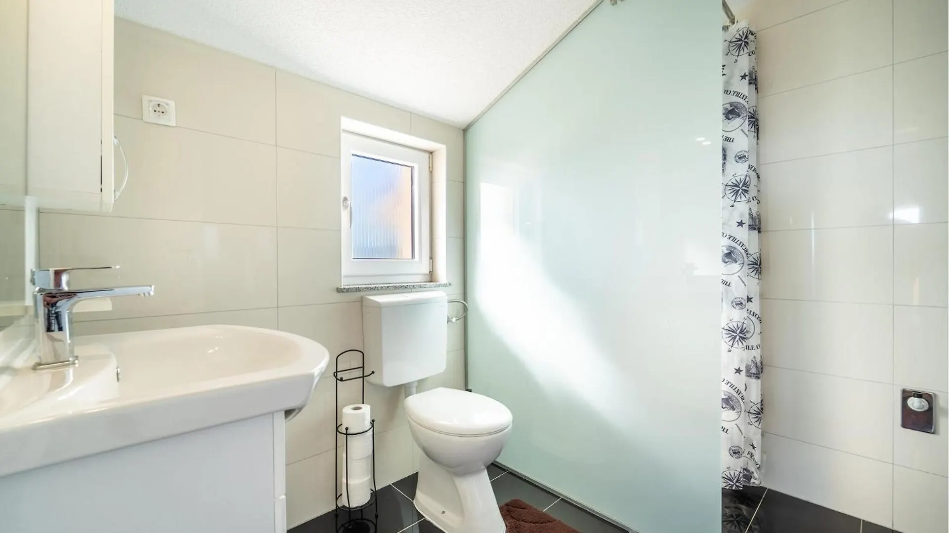 Stunning Apartment In Sukosan With Kitchen