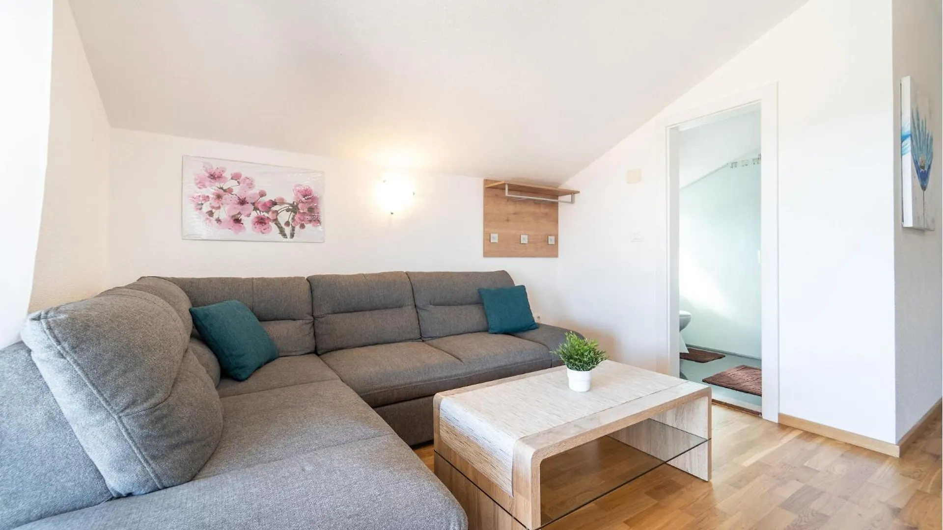 Stunning Apartment In Sukosan With Kitchen 0*,